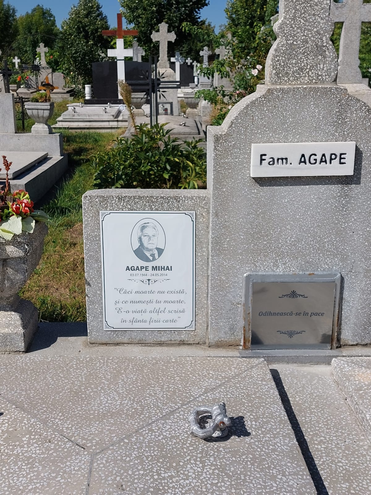 Galerie placă funerară